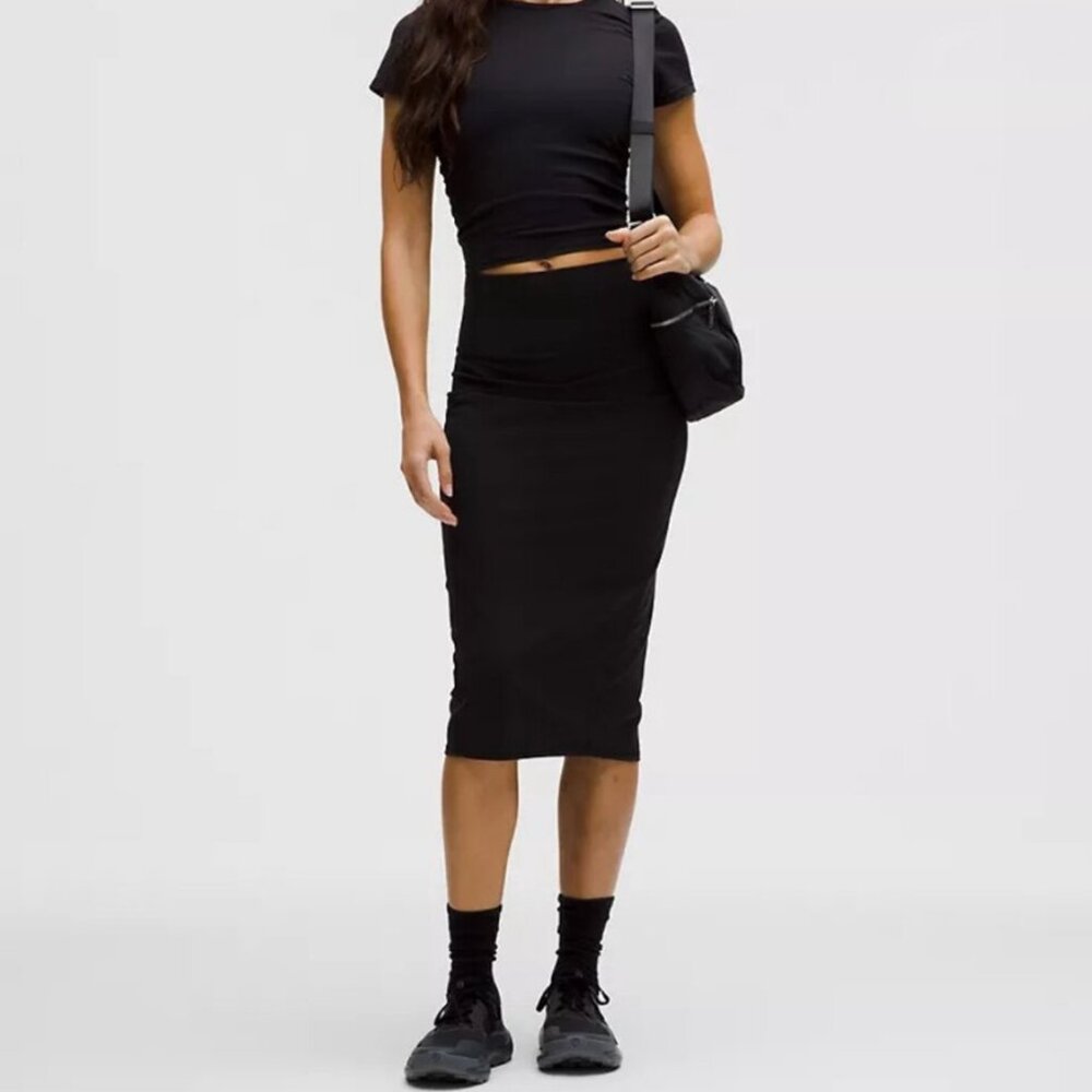 LULULEMON NULU SLIM FIT HIGH RISE BLACK BODYCON SKIRT CLEAN GIRL MODERN NWT 4